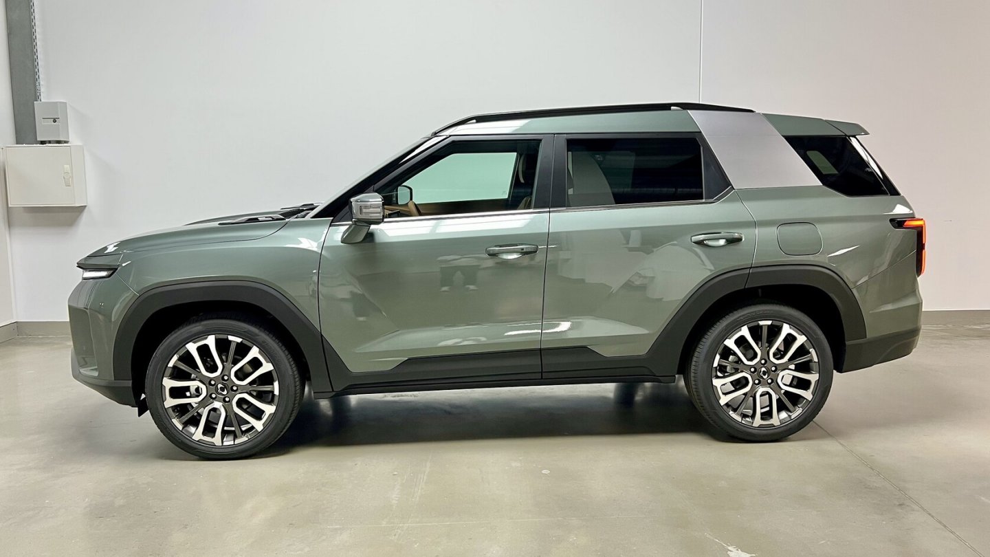 Der SsangYong Torres in der Forest Edition mit 20 Zoll großen Felgen. Der SsangYong Torres in der Forest Edition mit 20 Zoll großen Felgen.