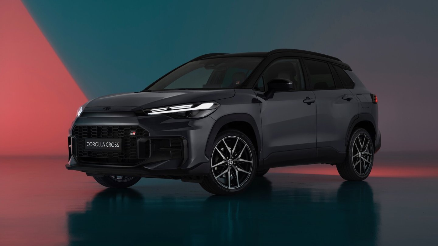 Neu am Start: Der Toyota Corolla Cross GR Sport. Neu am Start: Der Toyota Corolla Cross GR Sport.