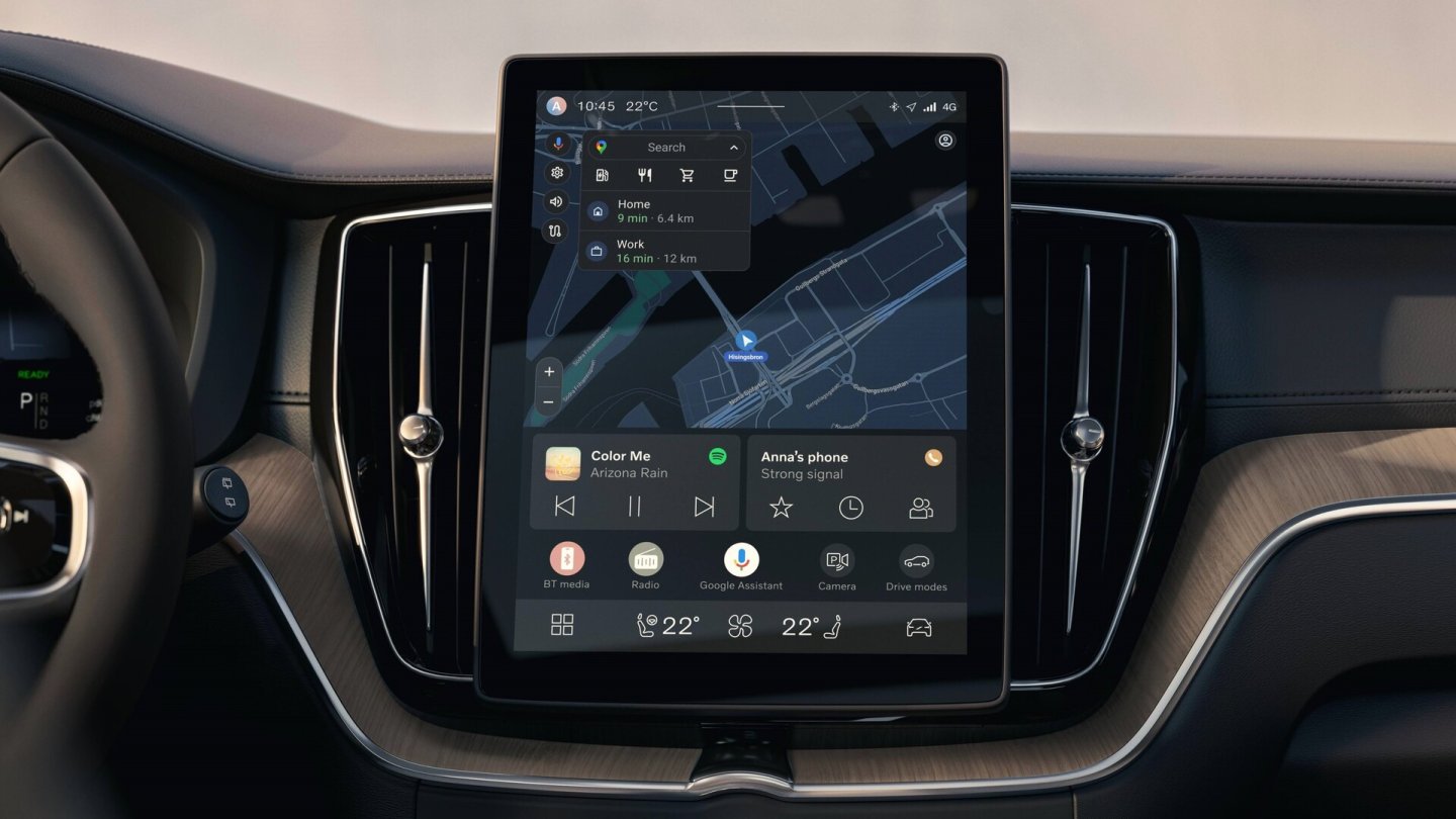 Das Infotainment-System nutzt Google-Software. Das Infotainment-System nutzt Google-Software.