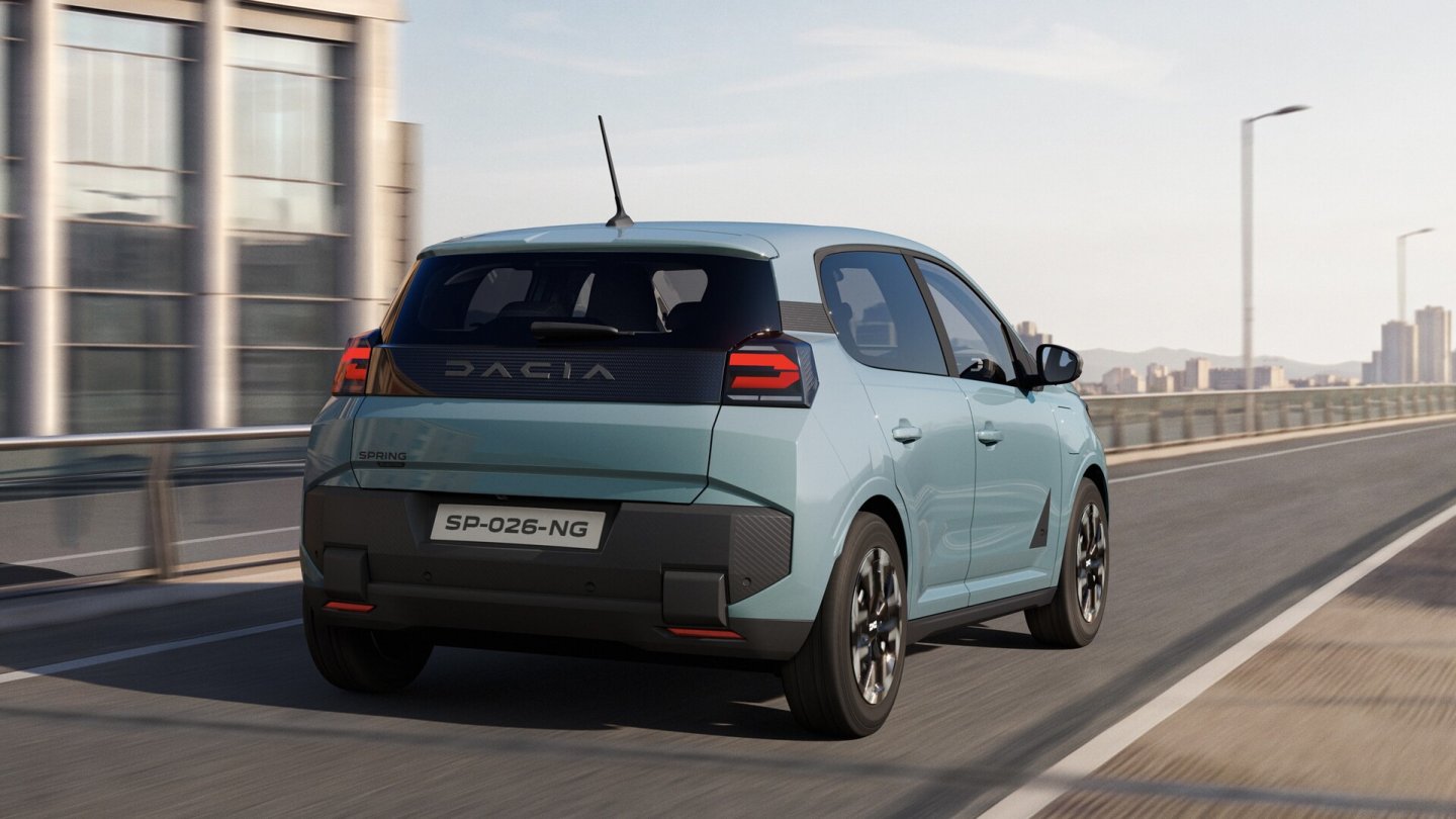 Auch am Heck zeigt der Dacia Spring ein eigenständiges Design.