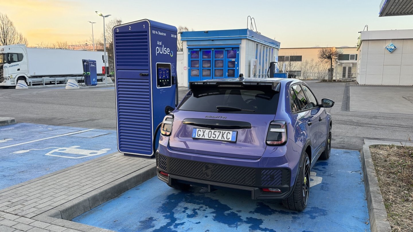Nicht an jeder Ladesäule gelang im Test auf Anheib die Kommunikation mit der Auto-Software. Nicht an jeder Ladesäule gelang im Test auf Anheib die Kommunikation mit der Auto-Software.