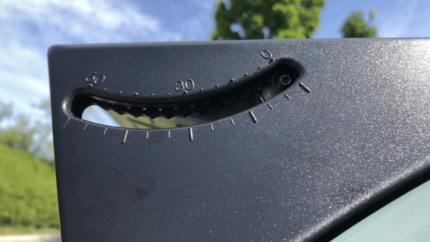 Topspeed geht nur mit flachgestelltem Dachspoiler. Topspeed geht nur mit flachgestelltem Dachspoiler.