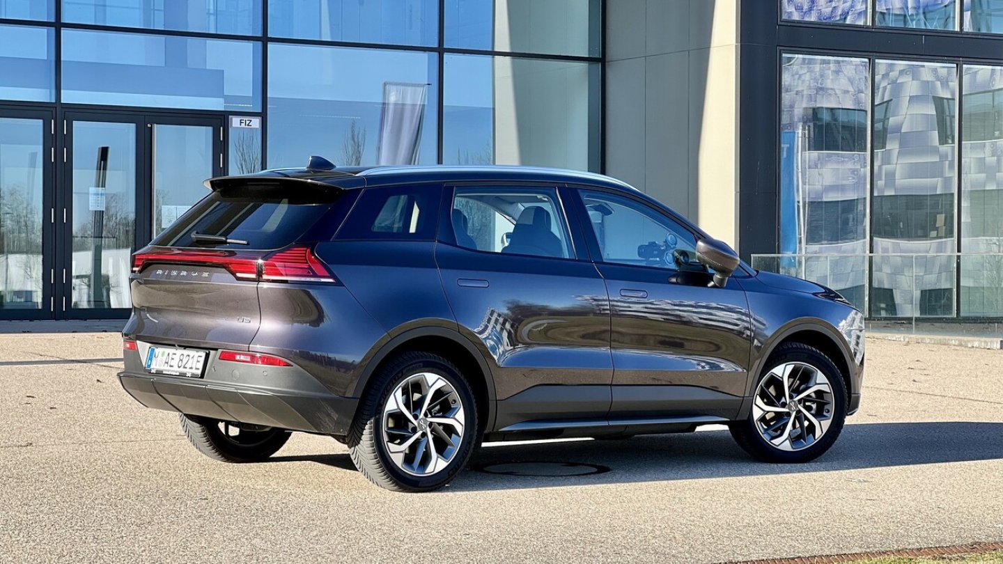 Die 19-Zoll Felgen sind Teil der Premium-Ausstattungslinie. Die 19-Zoll Felgen sind Teil der Premium-Ausstattungslinie.
