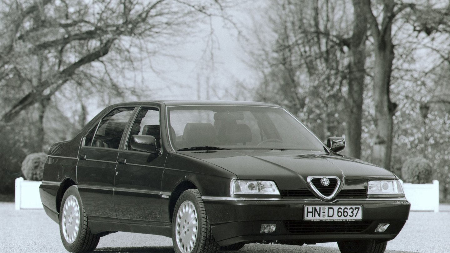 Als 164 Super kam er mit größeren Schürzen. Der nicht mehr ganz so ideale große Alfa. Als 164 Super kam er mit größeren Schürzen. Der nicht mehr ganz so ideale große Alfa.