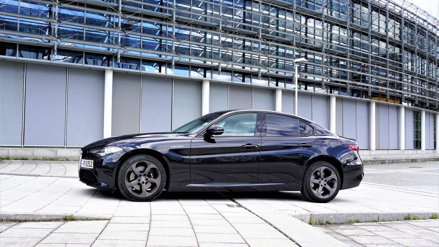 Mit der Giulia begann das aktuelle Comeback der Marke Alfa Romeo. Mit der Giulia begann das aktuelle Comeback der Marke Alfa Romeo.