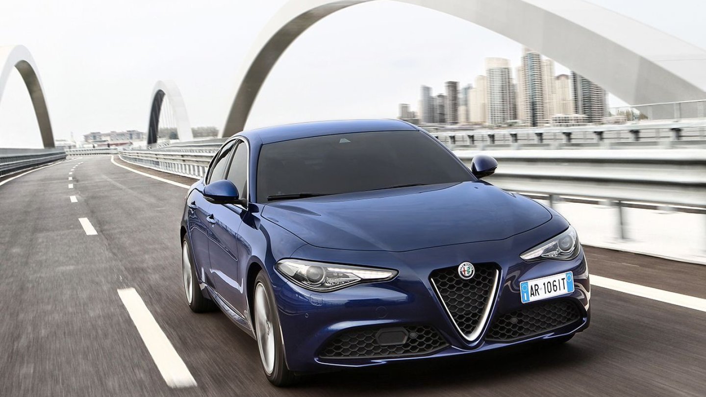 Die neue Giulia - Alfa Romeos Brückenschlag in eine neue Zukunft. Die neue Giulia - Alfa Romeos Brückenschlag in eine neue Zukunft.