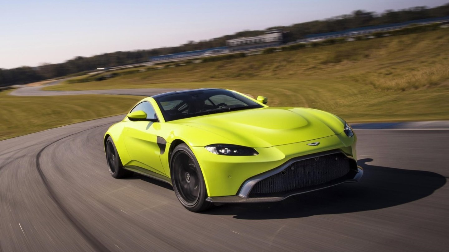 Aston Martin Vantage V8 2018 