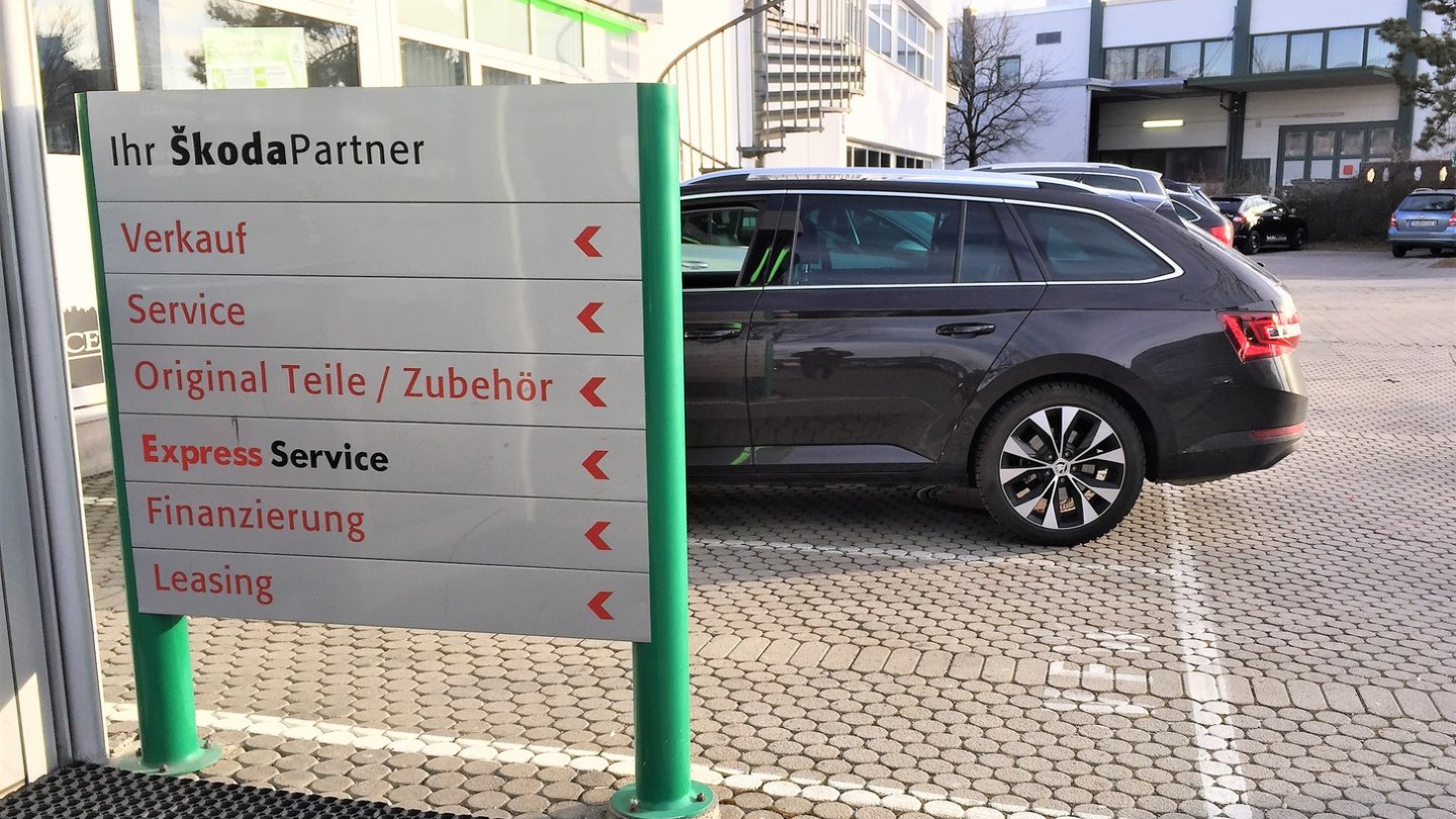 Ich habe nur versucht, einen Radwechseltermin zu vereinbaren. Ich habe nur versucht, einen Radwechseltermin zu vereinbaren.