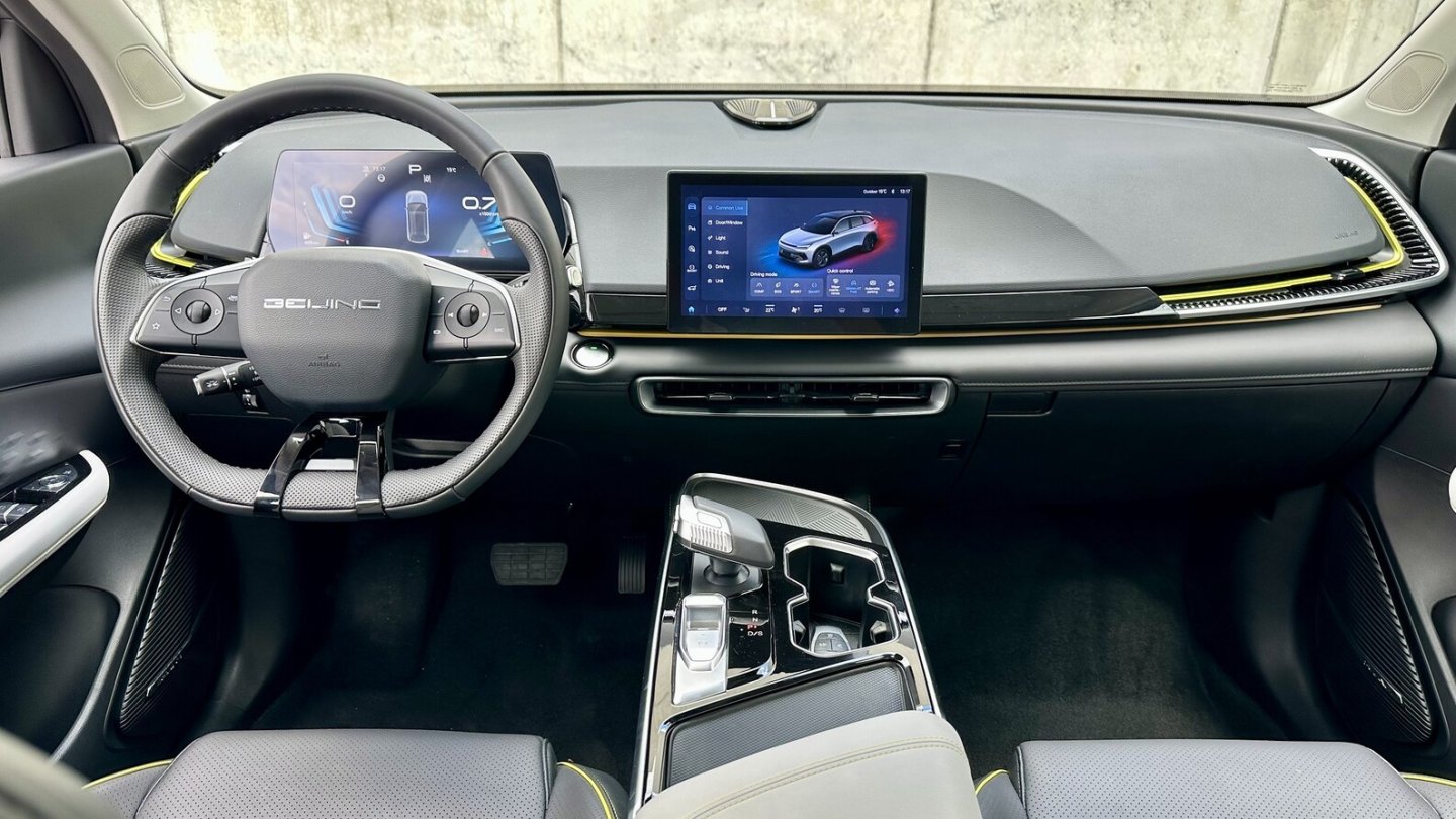 Modernes, reduziertes Cockpit-Design. Modernes, reduziertes Cockpit-Design.