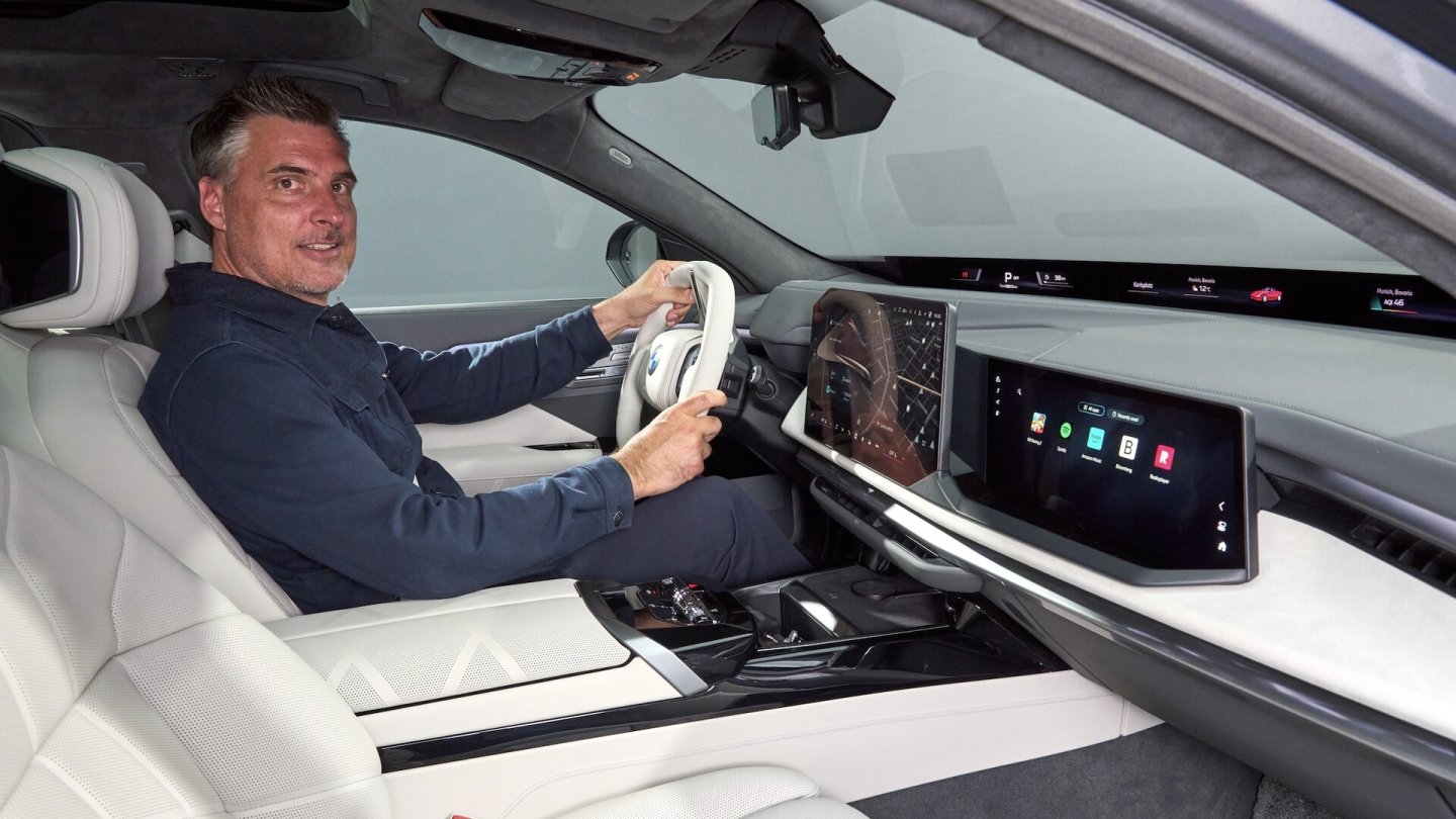 Im Video zeigen wir die erste Sitzprobe im neuen BMW 7er.