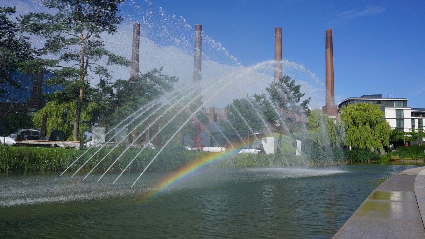 Wasserspiele mit Regenbogengarantie bei Sonnenschein: Es gibt überall etwas zu entdecken. Wasserspiele mit Regenbogengarantie bei Sonnenschein: Es gibt überall etwas zu entdecken.