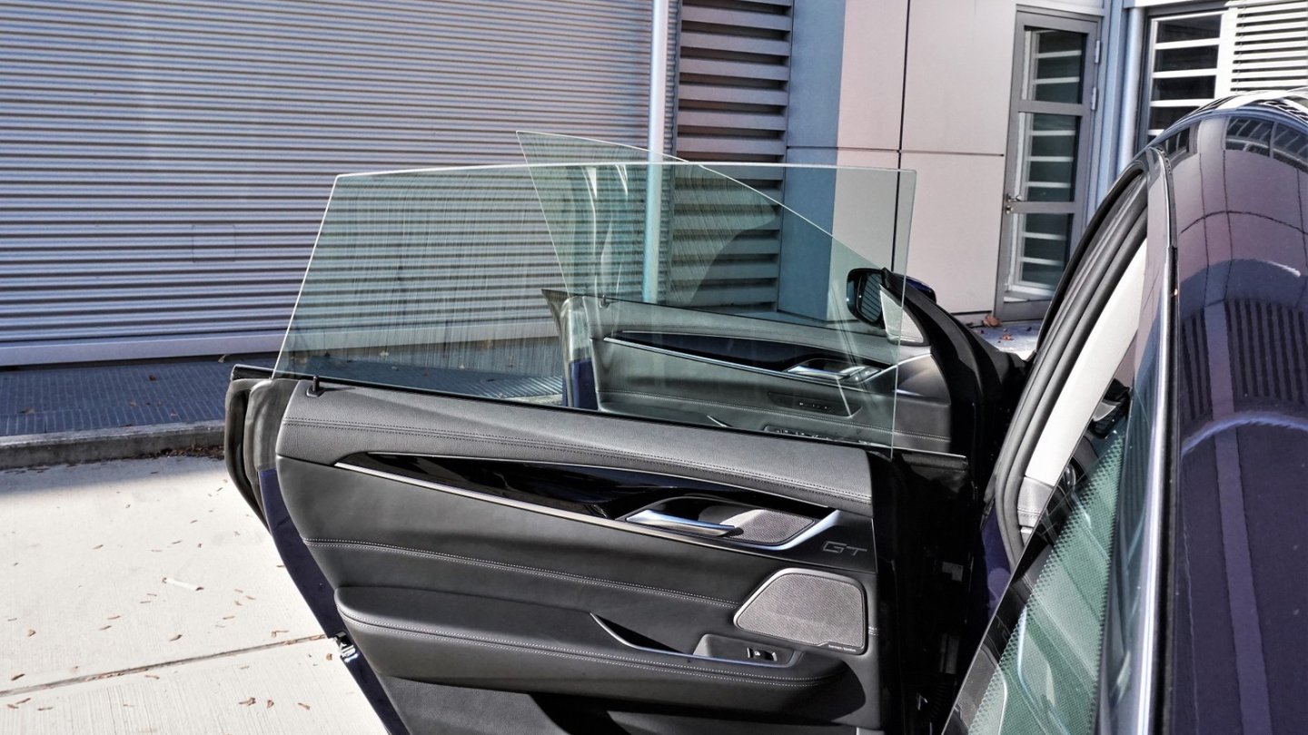Die GT-Modelle bei BMW haben wie die Gran Coupés rahmenlose Seitenscheiben. Die GT-Modelle bei BMW haben wie die Gran Coupés rahmenlose Seitenscheiben.