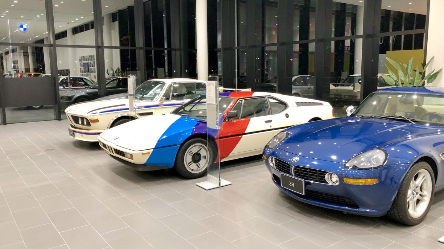Klassiker der Markengeschichte im Showroom. Klassiker der Markengeschichte im Showroom.