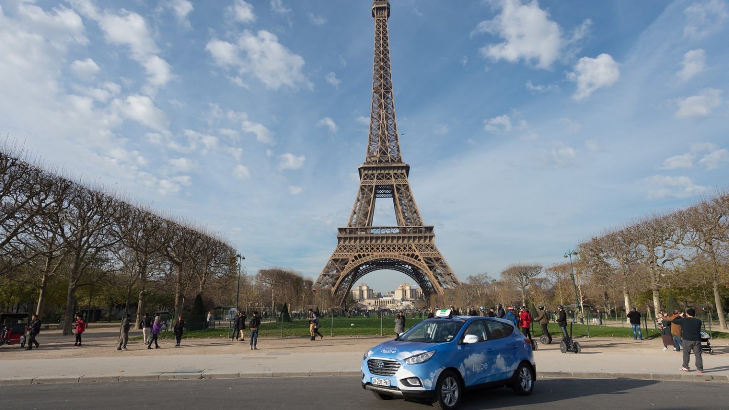 Die Brennstoffzellen-Flotte fährt in Paris unter dem Namen HYPE. Die Brennstoffzellen-Flotte fährt in Paris unter dem Namen HYPE.