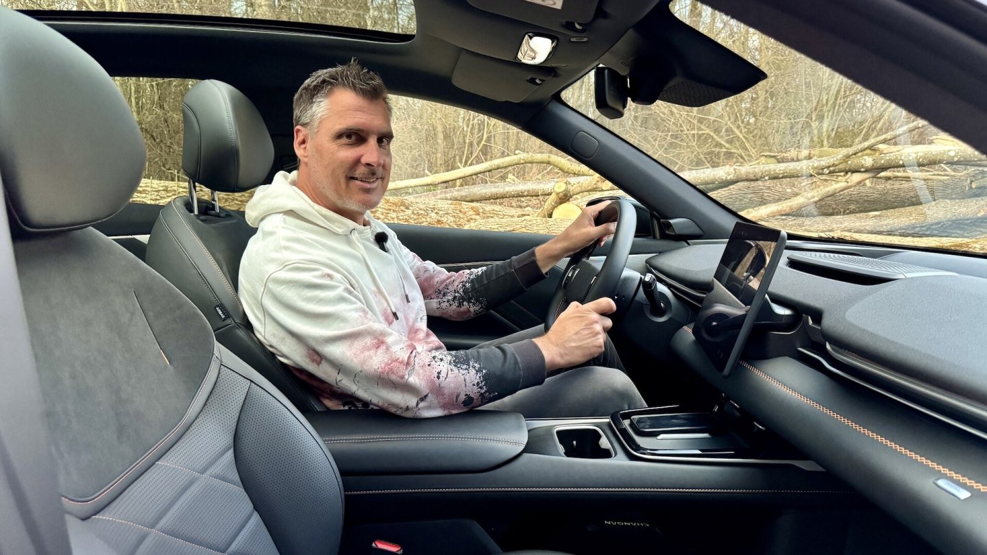 Der Innenraum gefällt mit guten Platzverhältnissen und einer routinierten Verarbeitung.