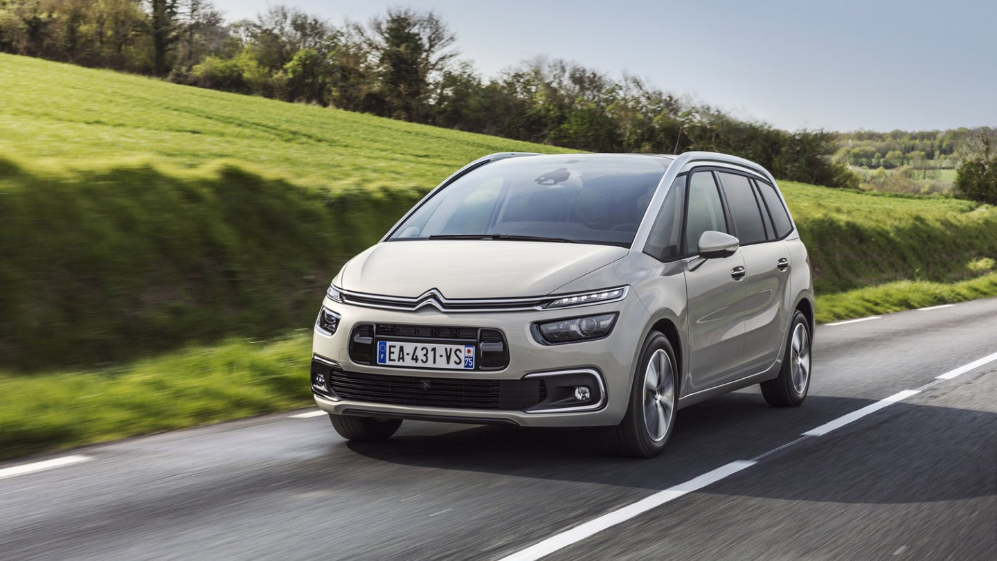 Dunkler Kunststoff ums Kennzeichen und mehr Chrom: Der neue Grand C4 Picasso. Dunkler Kunststoff ums Kennzeichen und mehr Chrom: Der neue Grand C4 Picasso.