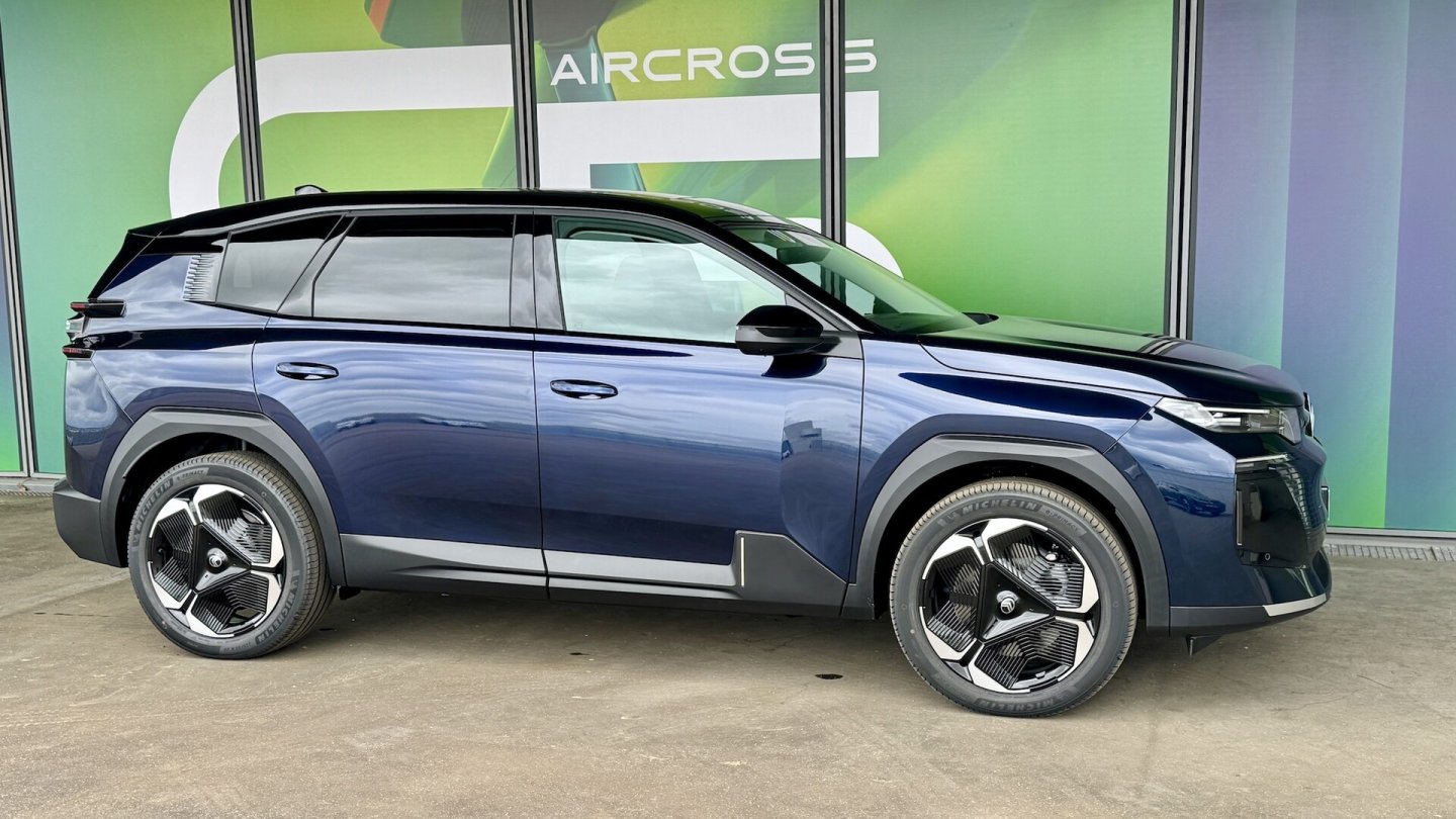 Erstmals gibt es einen vollelektrischen Citroën ë-C5 Aircross, die Topversion hat bis zu 680 Kilometer Reichweite. Erstmals gibt es einen vollelektrischen Citroën ë-C5 Aircross, die Topversion hat bis zu 680 Kilometer Reichweite.