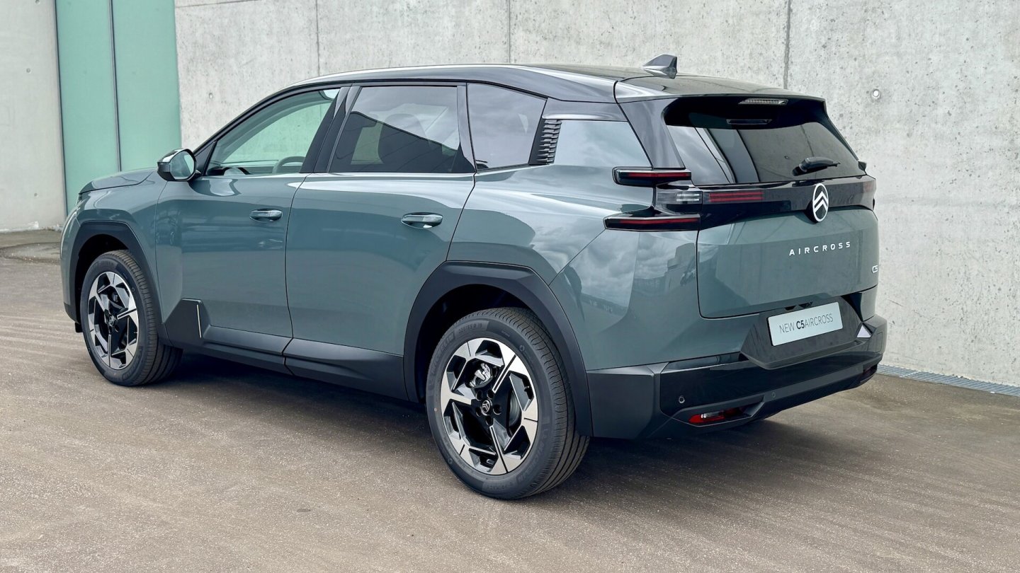 Das Basismodell ist der C5 Aircross Hybrid 145. Das Basismodell ist der C5 Aircross Hybrid 145.