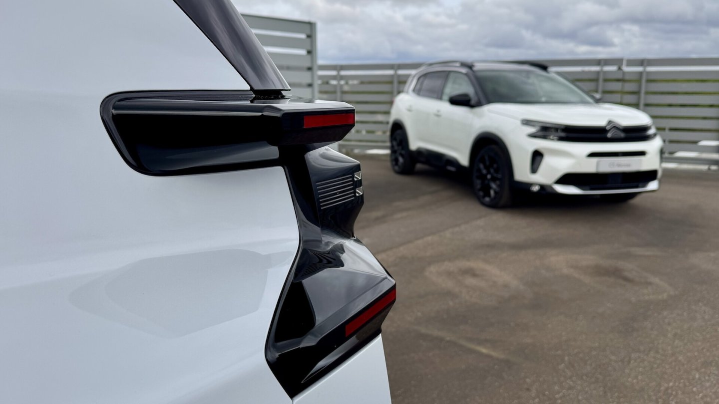 Der neue C5 Aircross dürfte kaum teurer werden als sein Vorgänger, hier rechts im Bild. Der neue C5 Aircross dürfte kaum teurer werden als sein Vorgänger, hier rechts im Bild.