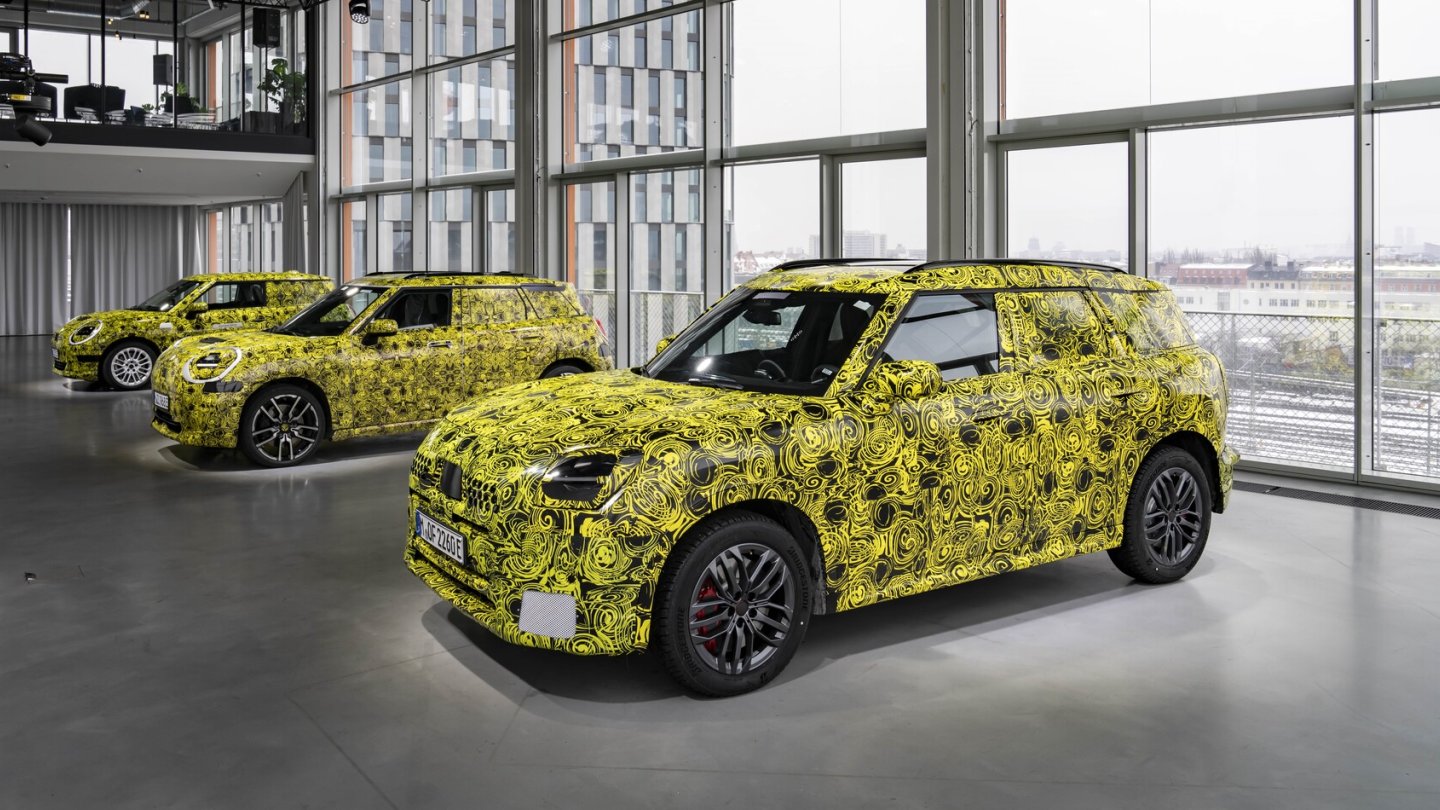 Der neue Mini Countryman wächst auf 4,43 Meter. Der neue Mini Countryman wächst auf 4,43 Meter.