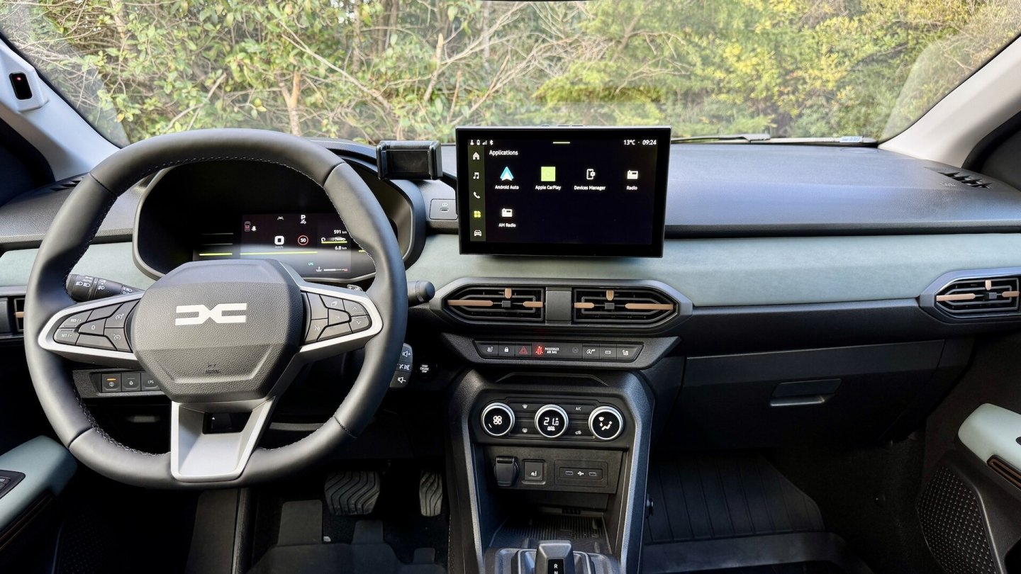 Das 10,1 Zoll große Display ist im Extreme serienmäßig, ein Werks-Navi kostet extra.