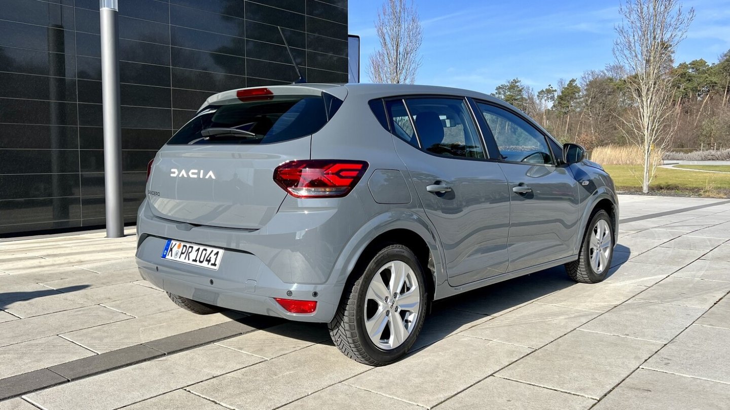 Der Testwagen hat einen Listenpreis von 16.750 Euro. Der Testwagen hat einen Listenpreis von 16.750 Euro.