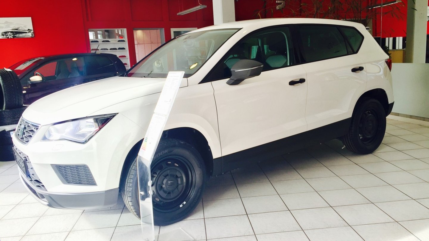 Ein seltenes Stück: Dieser Seat Ateca fährt ohne Extras vor. Ein typisches Barzahler-Auto? Ein seltenes Stück: Dieser Seat Ateca fährt ohne Extras vor. Ein typisches Barzahler-Auto?