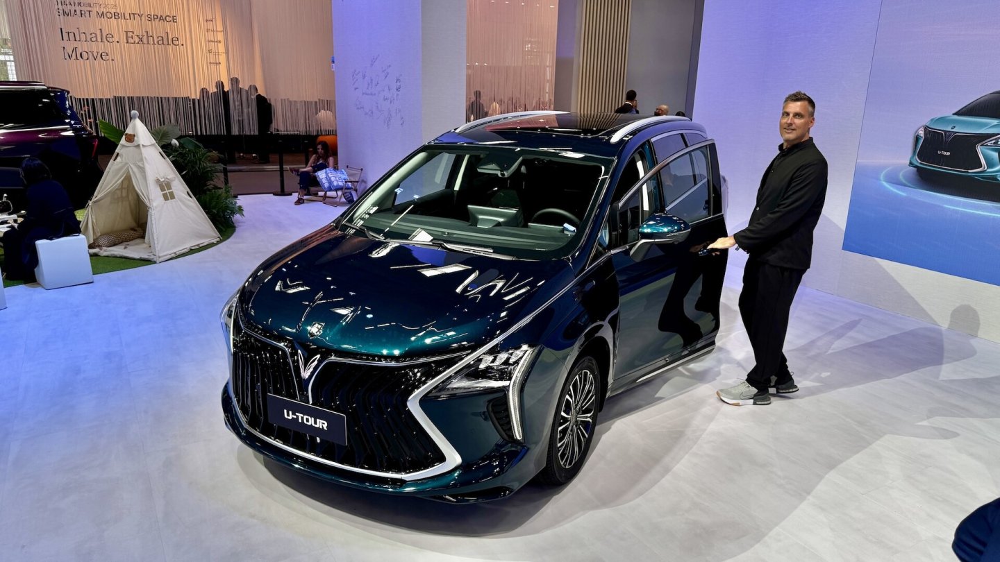 Noch vor Ende des Jahres dürften erste Kunden in den Plug-in Hybrid einsteigen können.