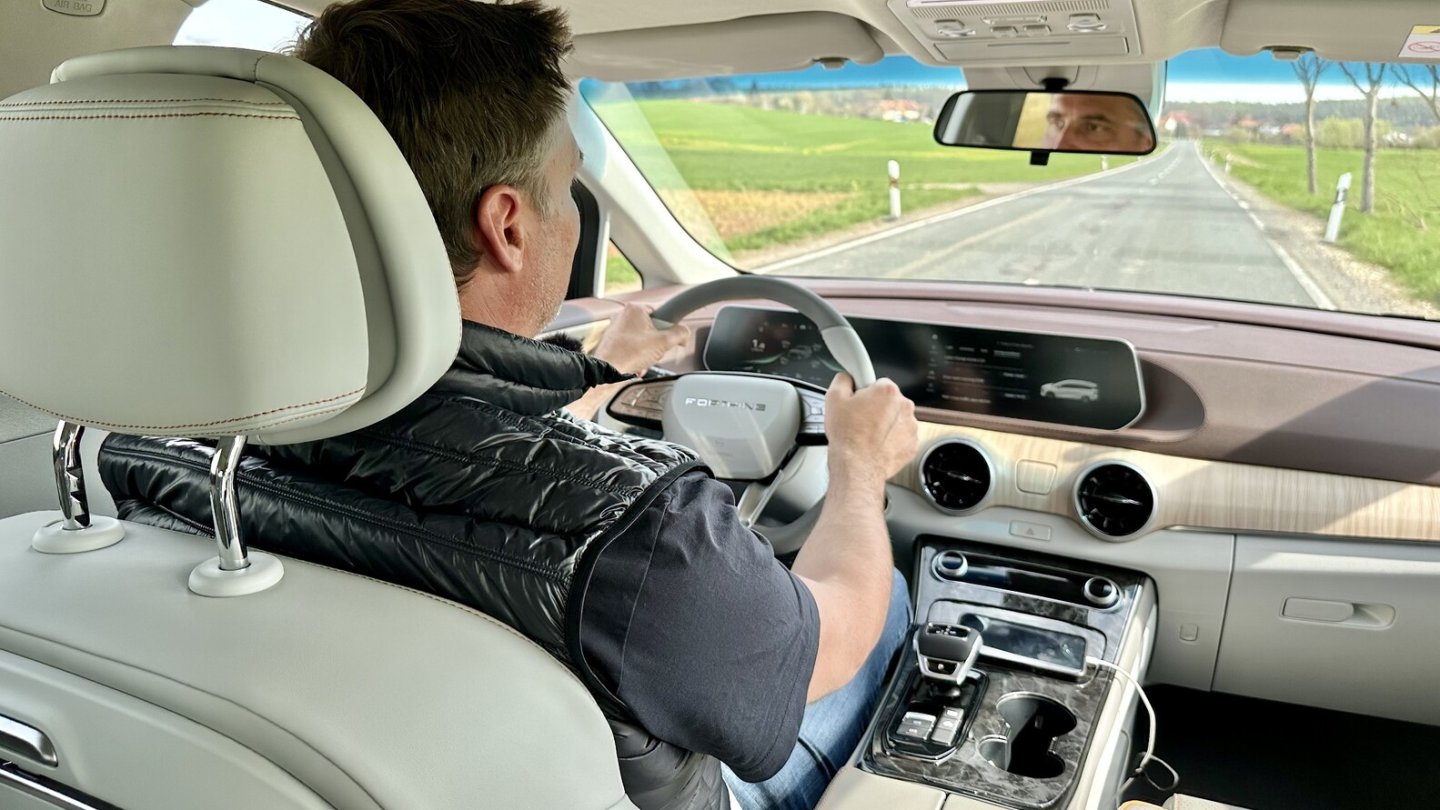 Die Rundumsicht ist gut, ebenso das Fahrverhalten. Die Rundumsicht ist gut, ebenso das Fahrverhalten.