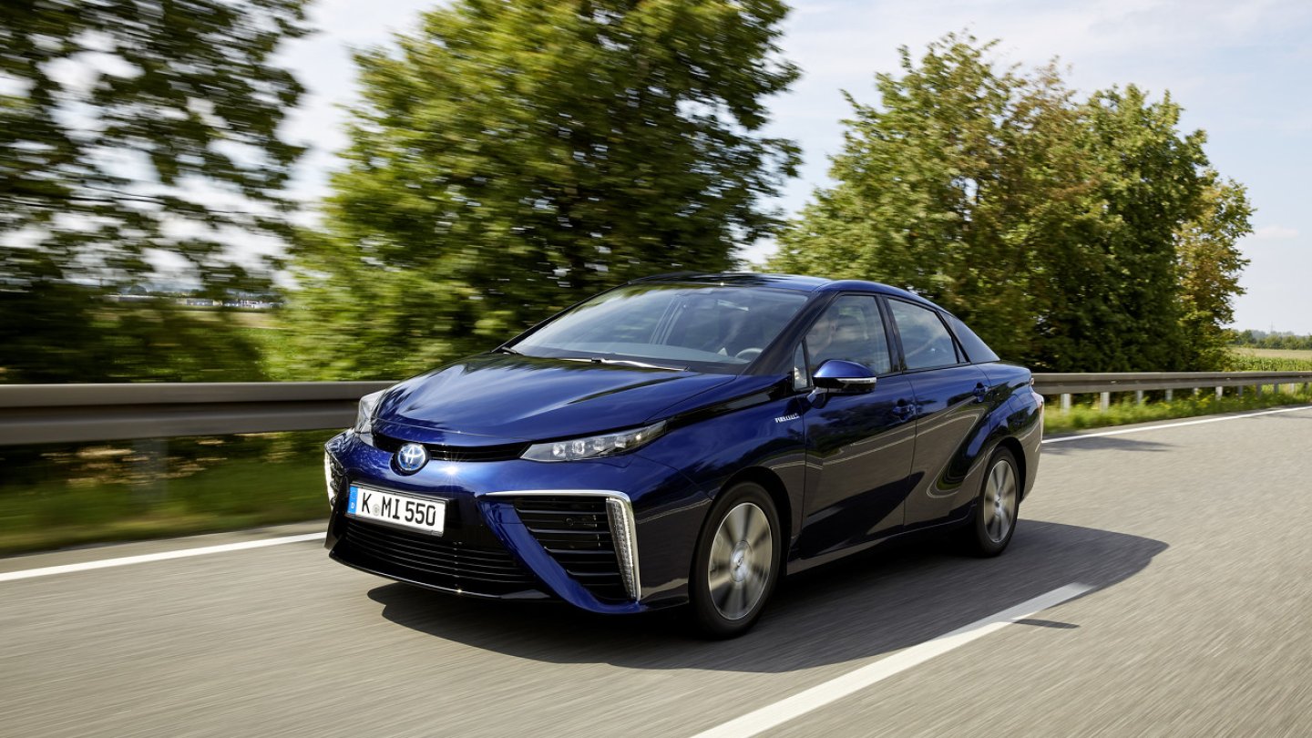 Der Toyota Mirai mit Brennstoffzelle wird seit 2014 gebaut. Der Toyota Mirai mit Brennstoffzelle wird seit 2014 gebaut.