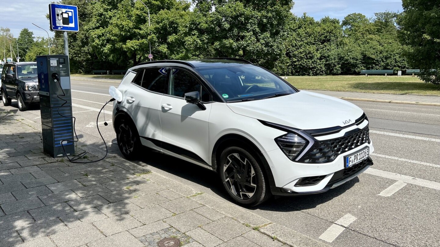 Werden 2024 wieder mehr PHEVs an öffentlichen Ladesäulen parken? Werden 2024 wieder mehr PHEVs an öffentlichen Ladesäulen parken?