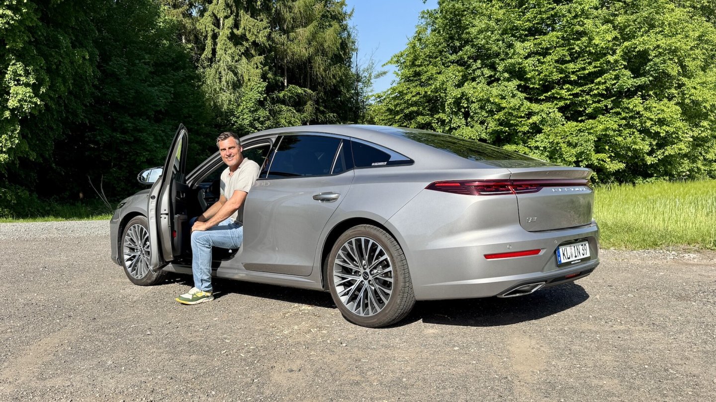 Zeitloses Limousinen-Design: Der Bestune B70 wirkt optisch herrlich unaufgeregt.