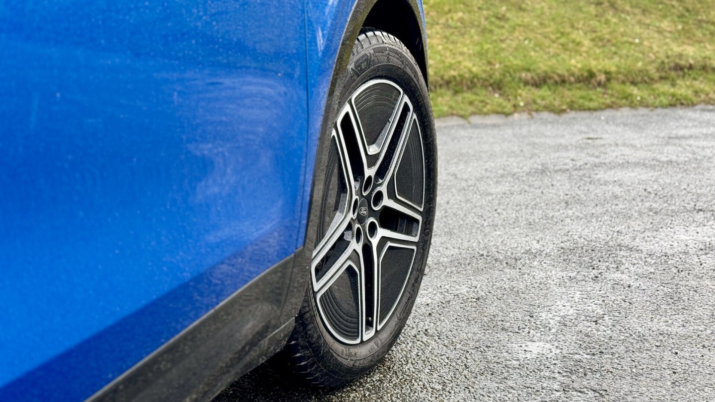 Wie von Ford gewohnt: Die Fahrwerksabstimmung ist gelungen. Die DCC-Option gibt es beim Capri nicht. Wie von Ford gewohnt: Die Fahrwerksabstimmung ist gelungen. Die DCC-Option gibt es beim Capri nicht.