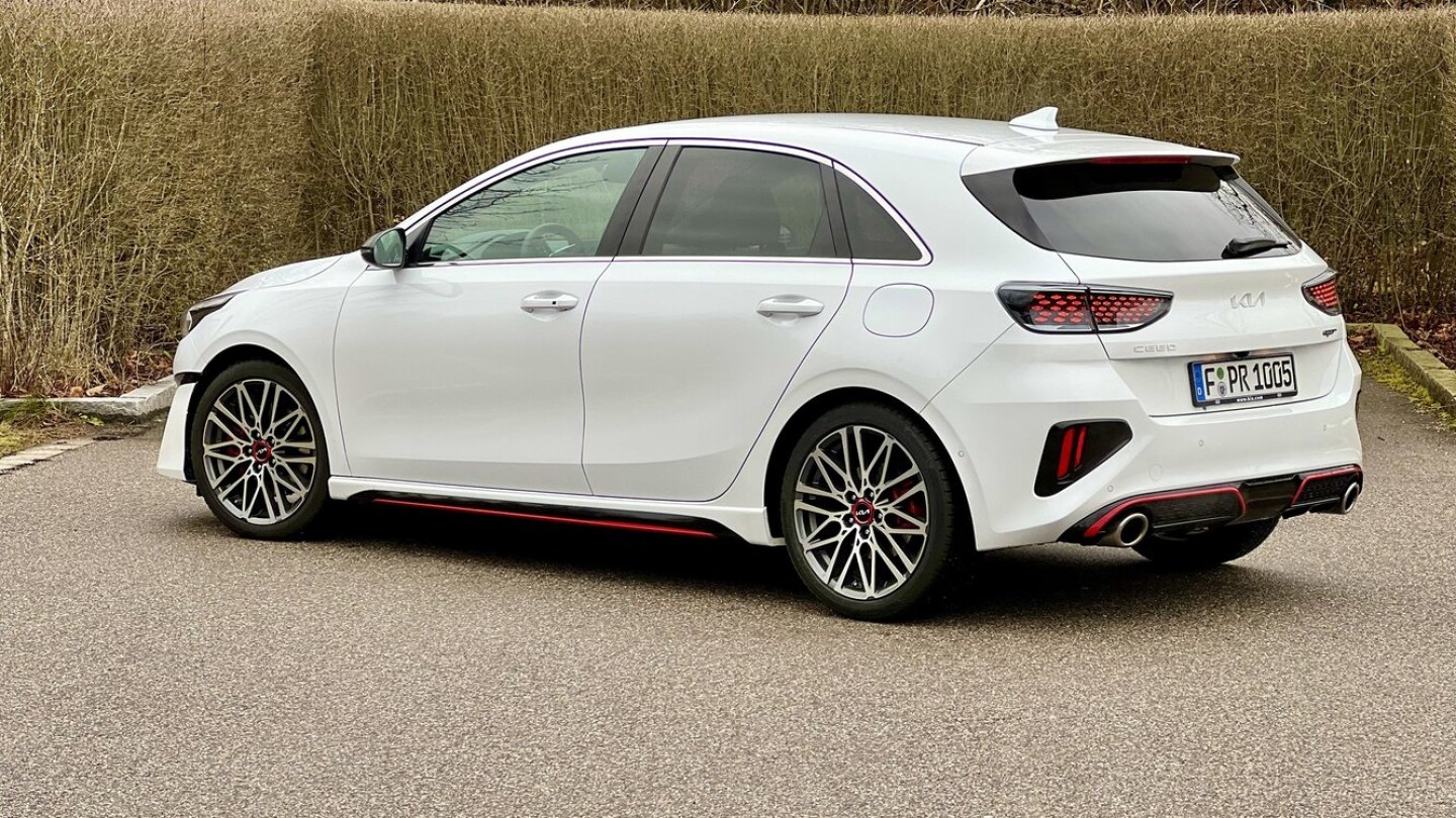 Kia bietet, auch für den Ceed, sieben Jahre bis 150.000 Kilometer. Kia bietet, auch für den Ceed, sieben Jahre bis 150.000 Kilometer.