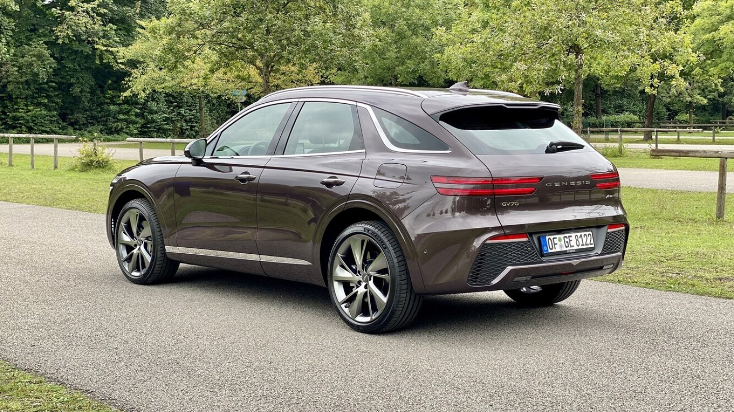 Der Genesis GV70 bringt ein 5-Jahre-Sorglos-Paket mit. Der Genesis GV70 bringt ein 5-Jahre-Sorglos-Paket mit.