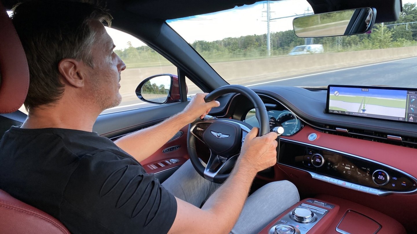 Komfort, Fahrassistenz und Infotainment sind auf sehr hohem Niveau. Komfort, Fahrassistenz und Infotainment sind auf sehr hohem Niveau.