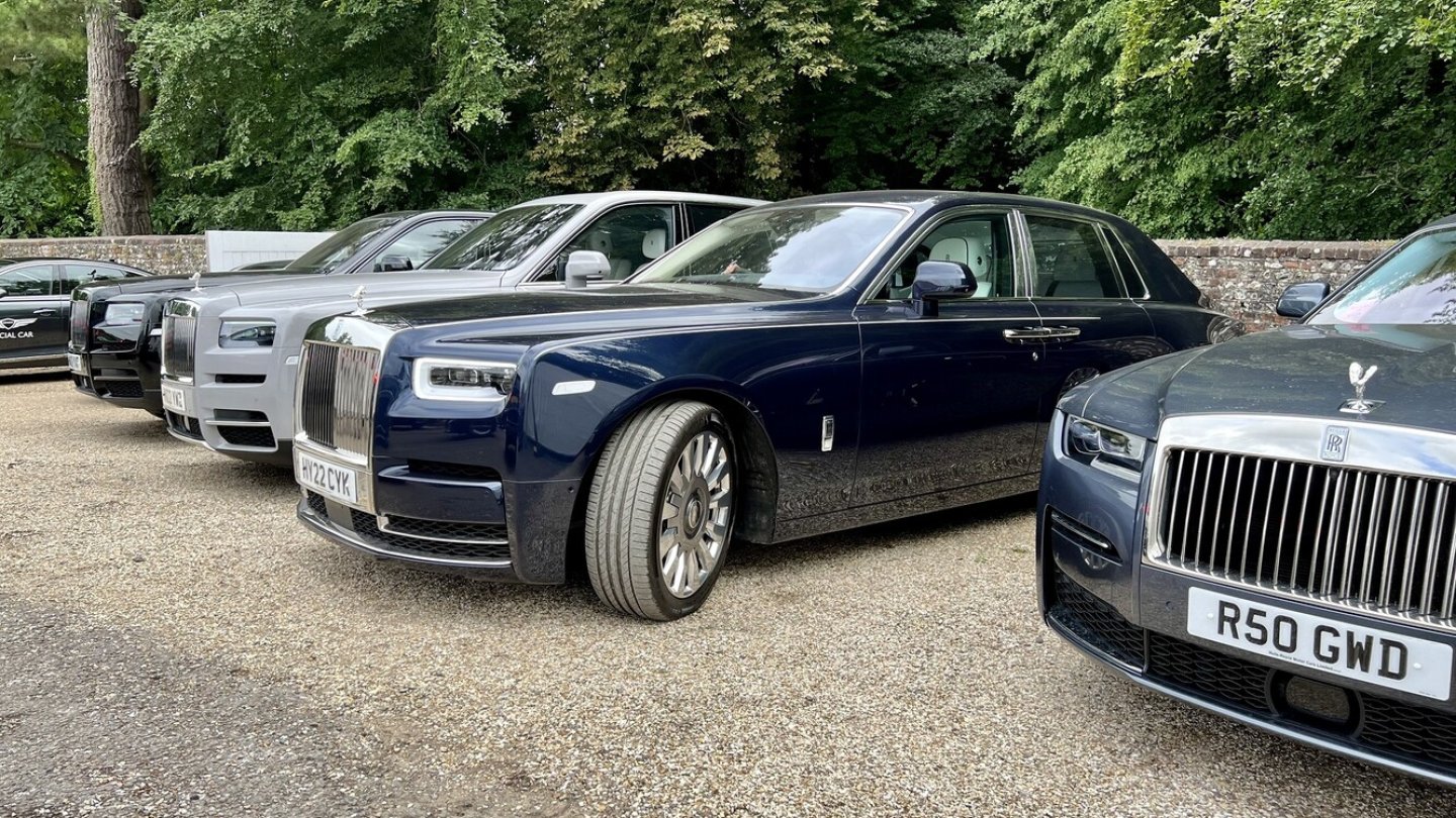 Selbst die Shuttle-Flotten, hier die von Rolls-Royce, sind beeindruckend. Selbst die Shuttle-Flotten, hier die von Rolls-Royce, sind beeindruckend.