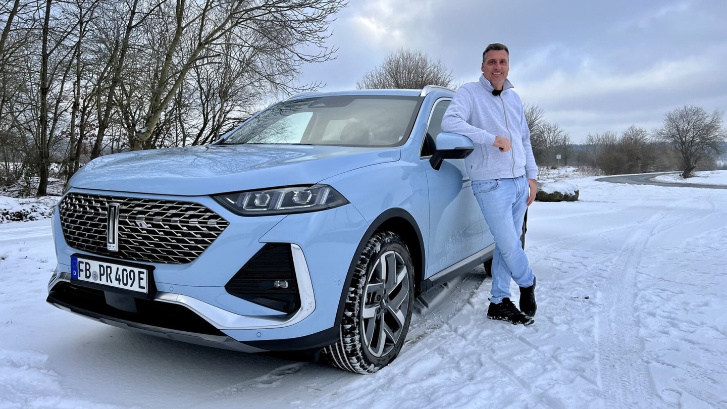 Der Wey 03 ist nicht aufregend, regt aber auch nicht auf. Ja, es gibt auch andere Farben als Iceberg Blue Metallic. Der Wey 03 ist nicht aufregend, regt aber auch nicht auf. Ja, es gibt auch andere Farben als Iceberg Blue Metallic.