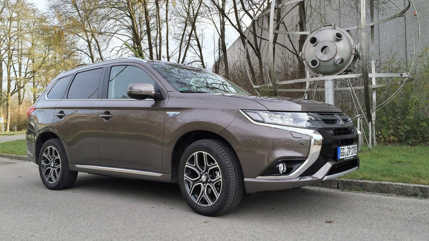 Auch Plug-in Hybride wie der Mitsubishi Outlander erhalten eine Förderprämie. Foto: Bernd Conrad Auch Plug-in Hybride wie der Mitsubishi Outlander erhalten eine Förderprämie. Foto: Bernd Conrad