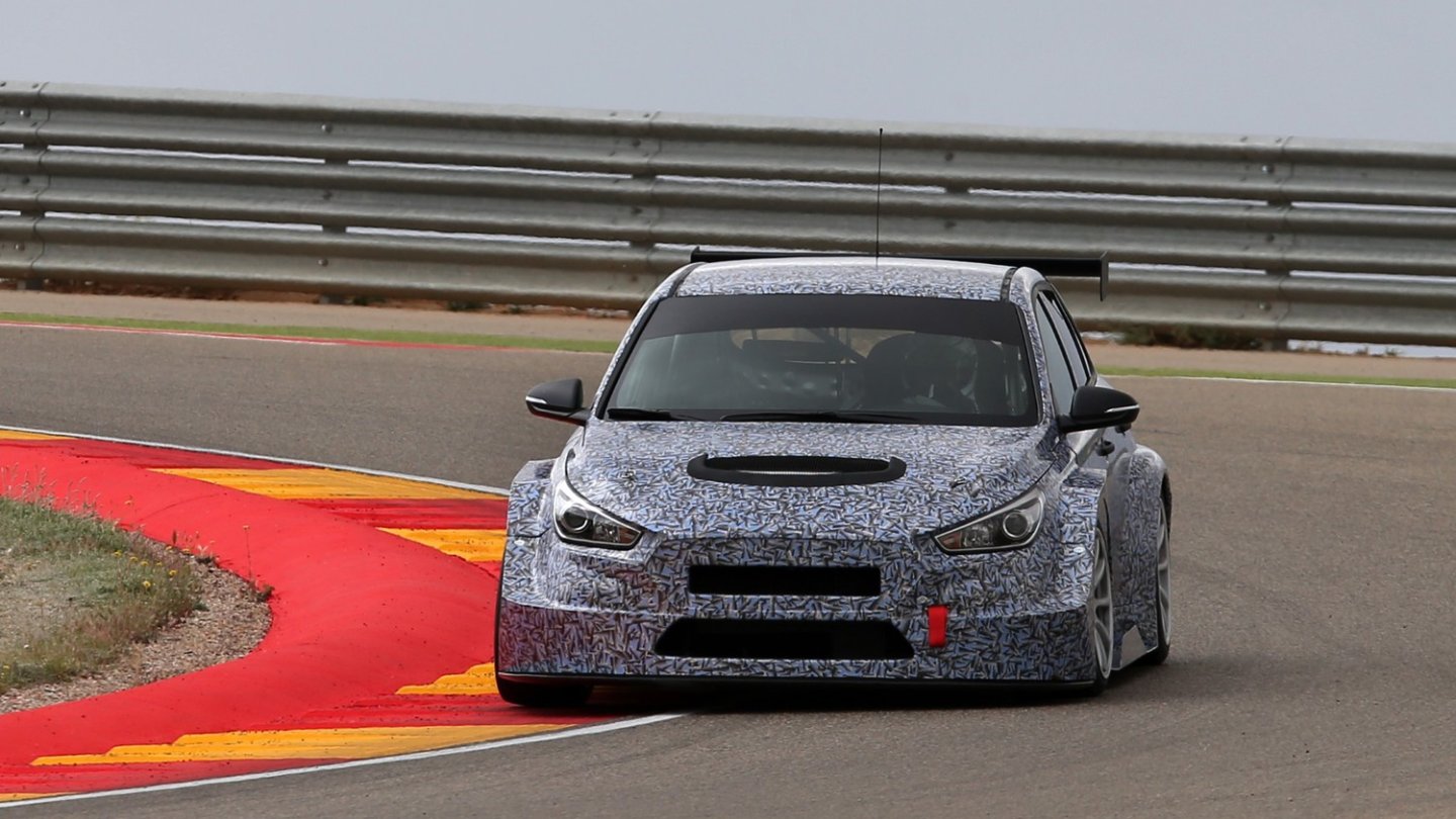 Hyundai i30 TCR Testbeginn