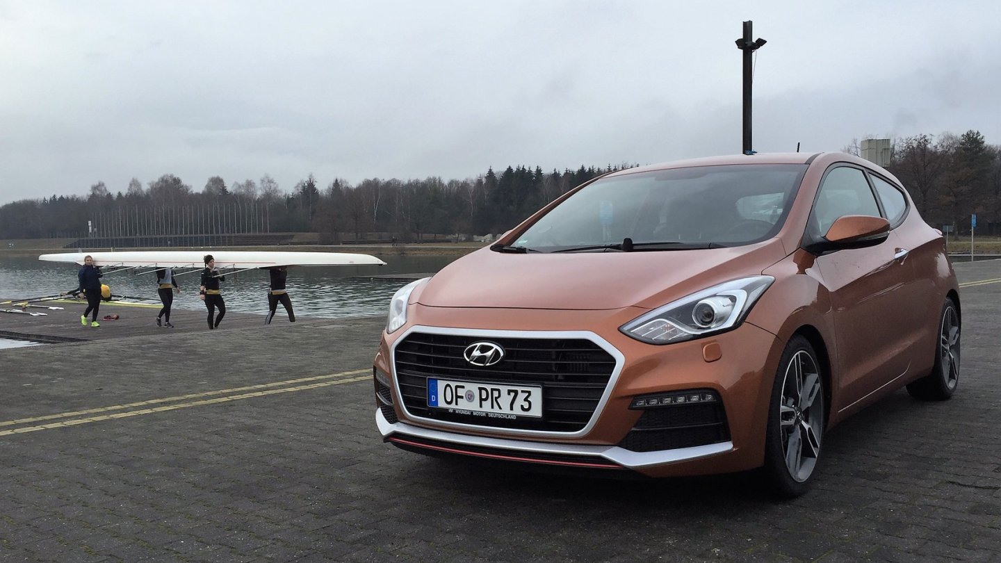 Der tritt sportlich auf: Hyundai i30 Turbo, hier als Coupé Der tritt sportlich auf: Hyundai i30 Turbo, hier als Coupé
