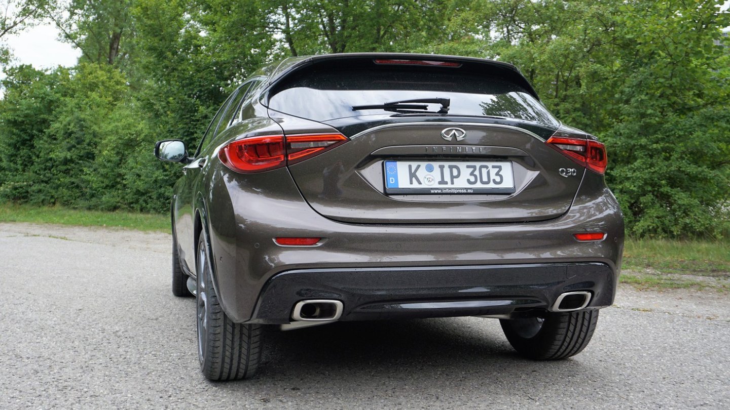 Auch am Heck zeigt der Q30 seinen eigenen Stil. Auch am Heck zeigt der Q30 seinen eigenen Stil.