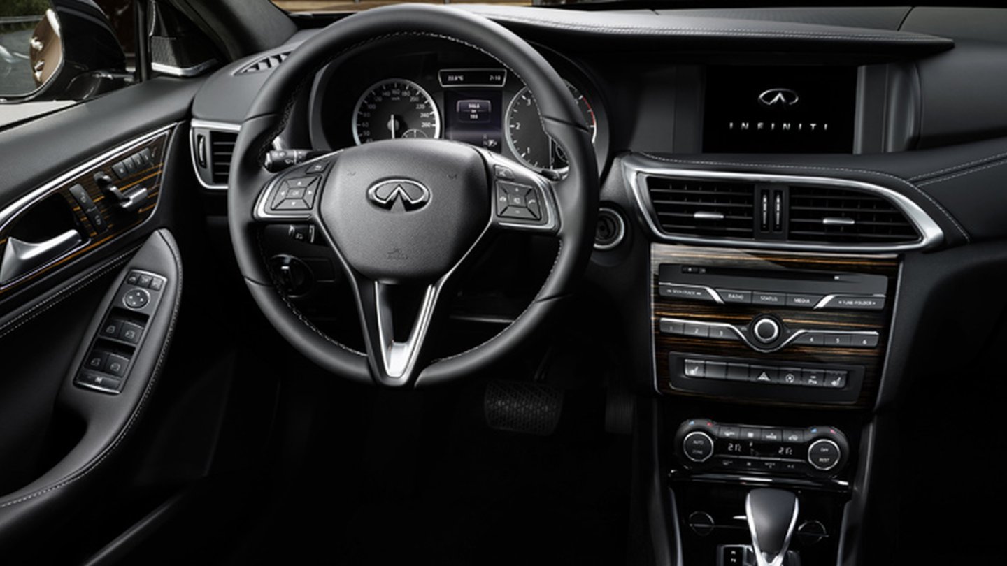 Infiniti Q30
