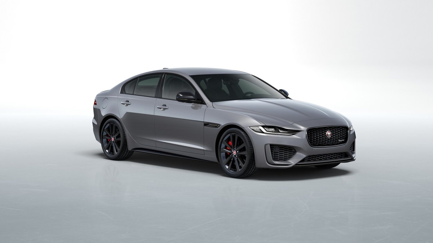 Der Jaguar XE tritt gegen BMW 3er und Co. an. Der Jaguar XE tritt gegen BMW 3er und Co. an.
