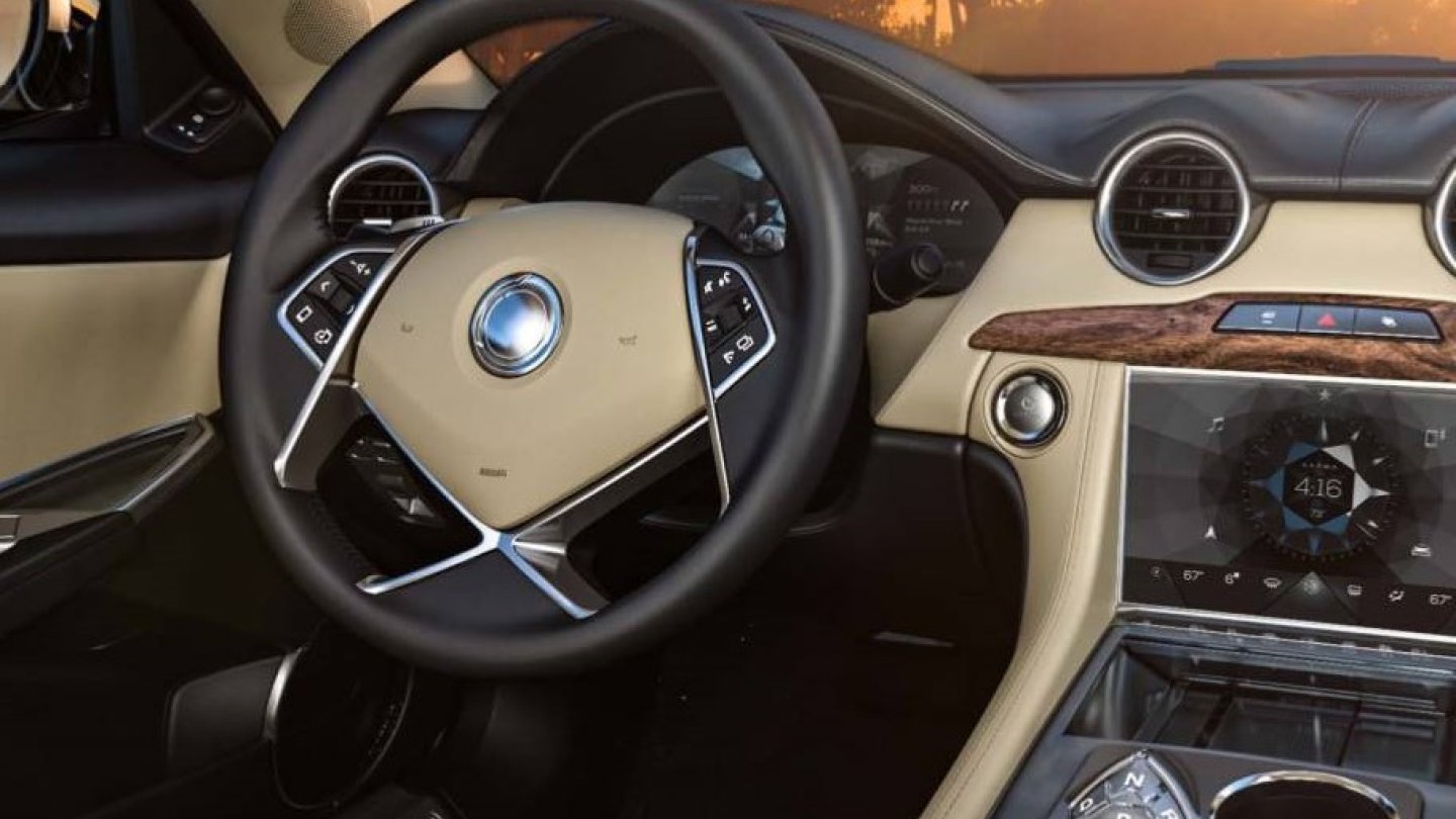 Auch der Innenraum entspricht dem Fisker Karma - bis auf das neue Infotainment-Modul. Auch der Innenraum entspricht dem Fisker Karma - bis auf das neue Infotainment-Modul.