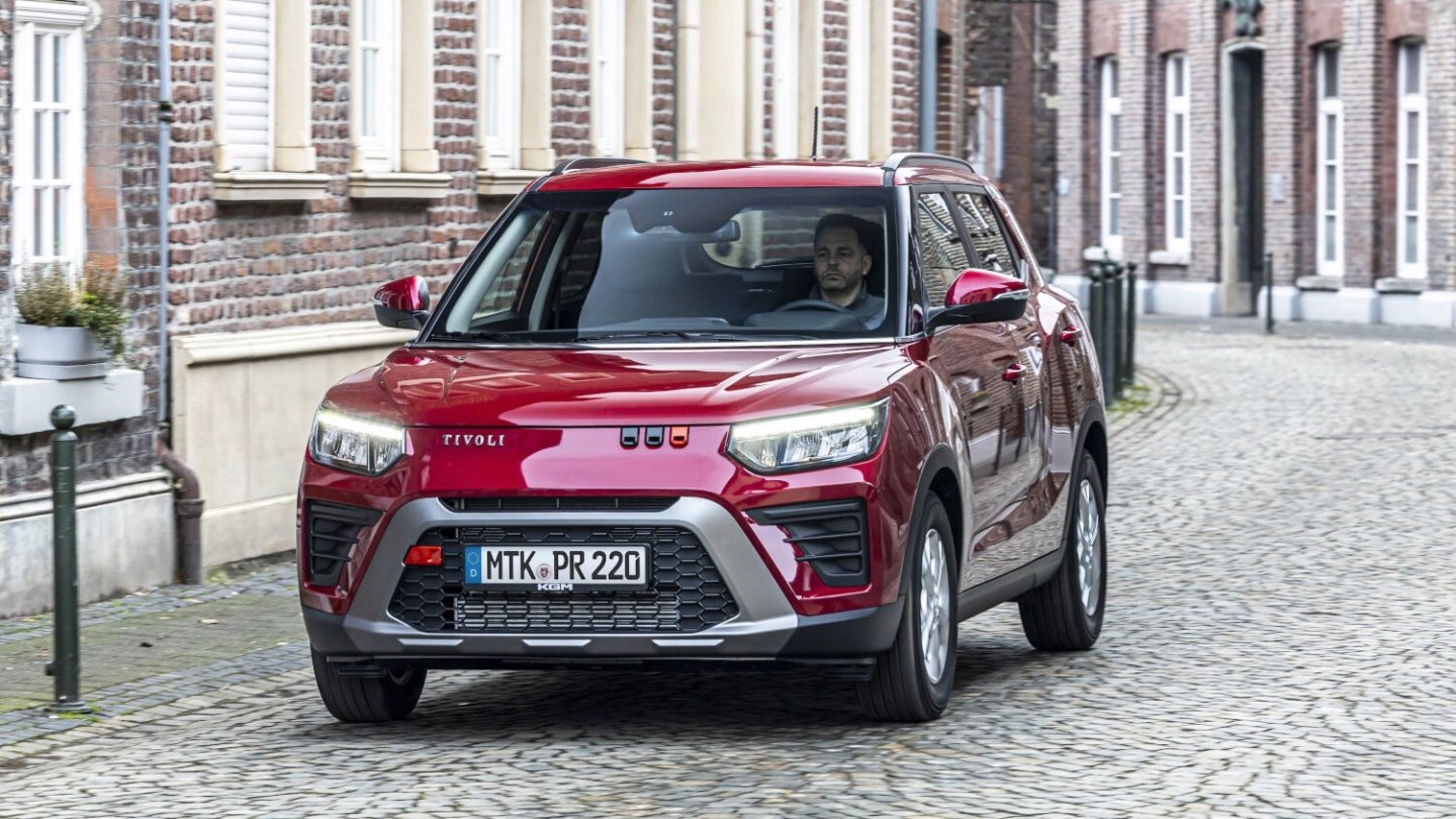 KGM Tivoli Red