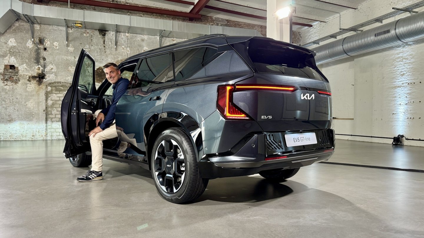 Das Raumangebot im Kia EV5 ist üppig. Ende 2025 dürften die ersten Autos ausgeliefert werden.