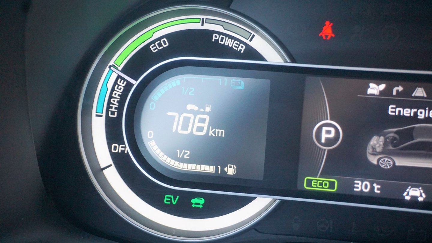 Bleibt fast immer halb voll: das Batteriemanagement ist eigenwillig. Bleibt fast immer halb voll: das Batteriemanagement ist eigenwillig.