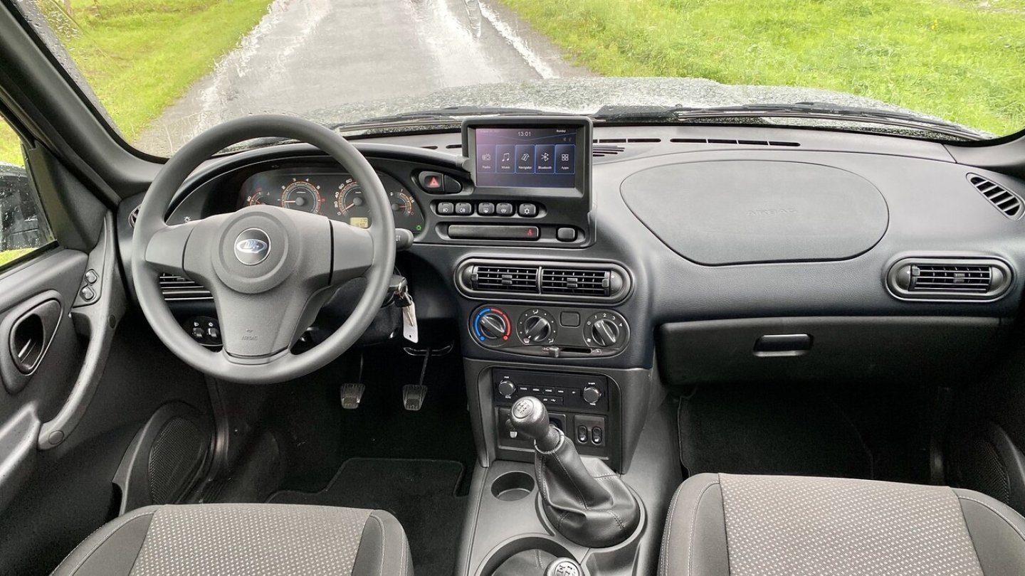 Beim Modell Luxe wurde sogar ein Infotainmentdisplay ins Cockpit gezimmert. Beim Modell Luxe wurde sogar ein Infotainmentdisplay ins Cockpit gezimmert.