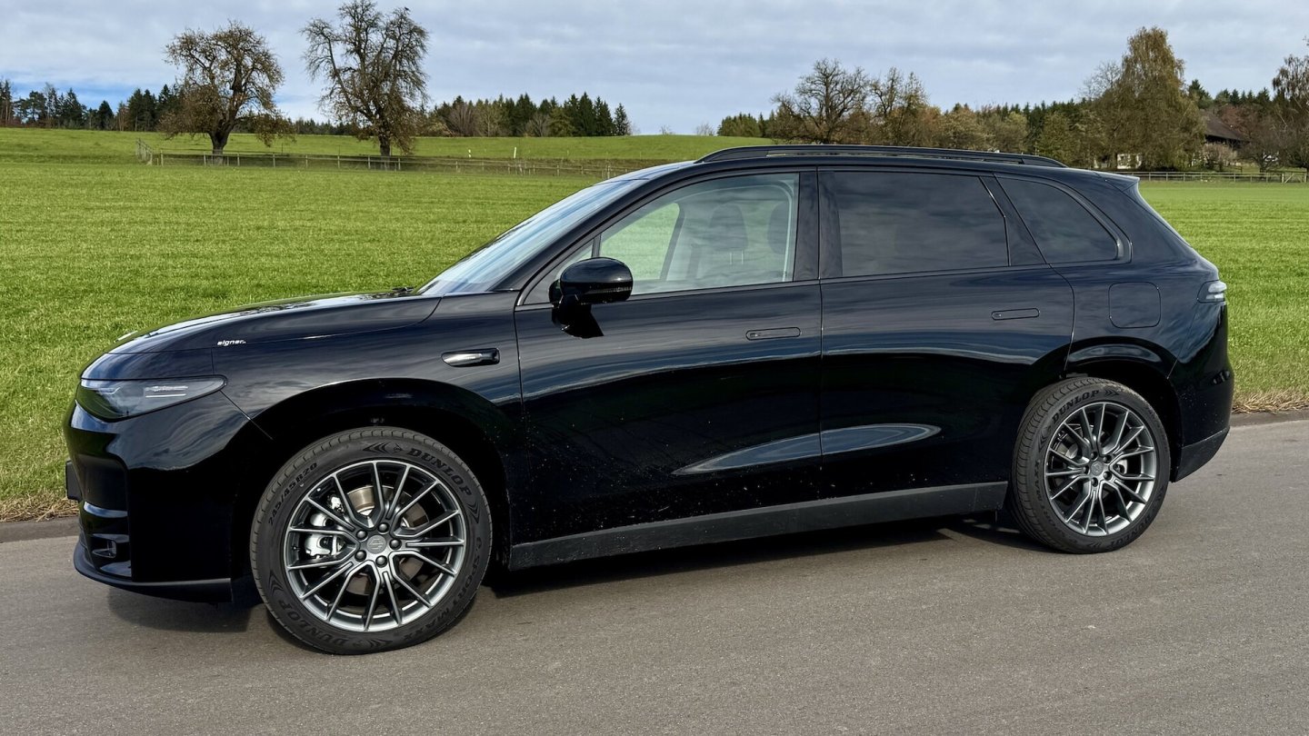 Der Leapmotor C10 ist 4,74 Meter lang - also alles andere als ein kleines Auto. Der Leapmotor C10 ist 4,74 Meter lang - also alles andere als ein kleines Auto.